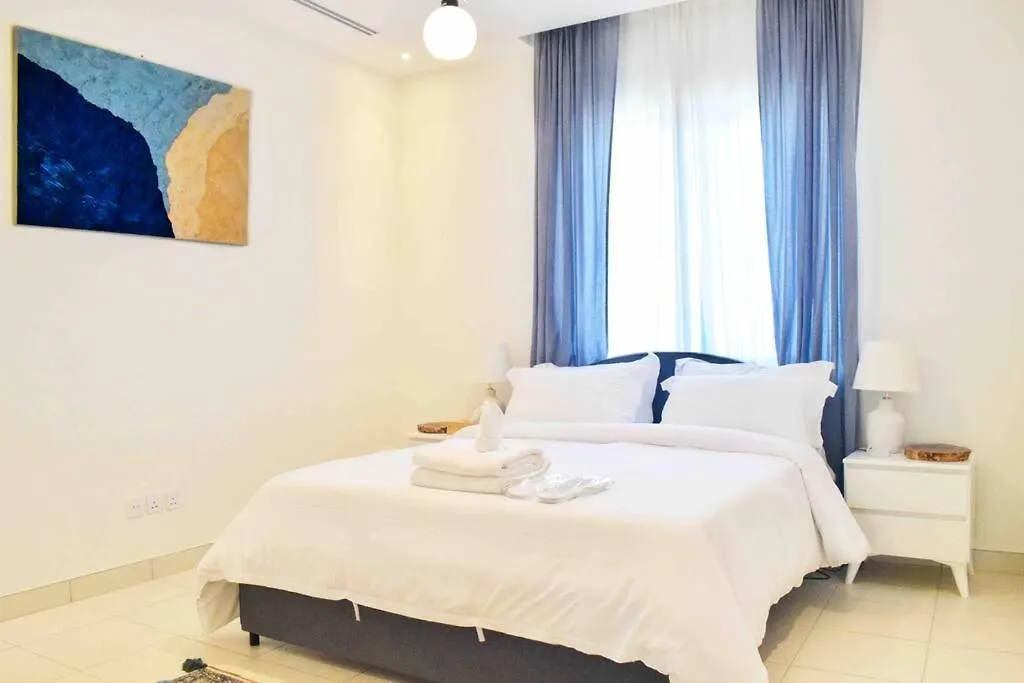 Elegant 4 Beds W/Partial Seaview Apartment Jeddah