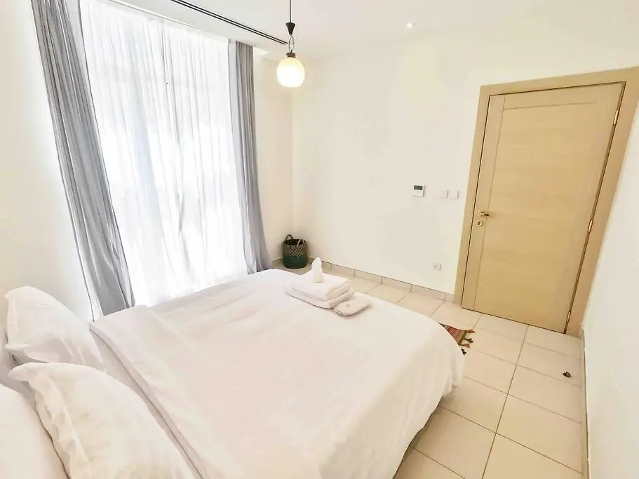 Elegant 4 Beds W/Partial Seaview Apartment Jeddah