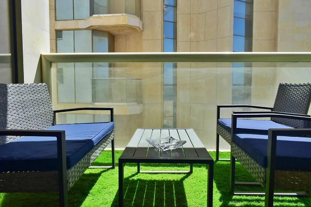 Elegant 4 Beds W/Partial Seaview Apartment Jeddah