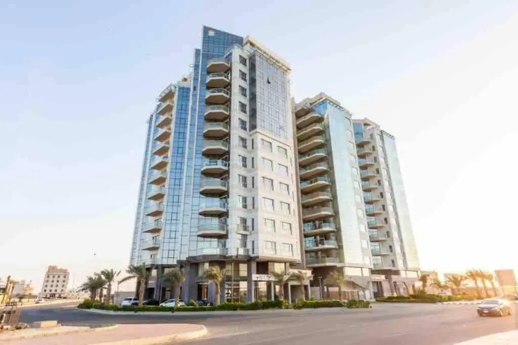 Elegant 4 Beds W/Partial Seaview Apartment Jeddah Saudi Arabia