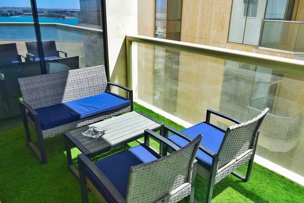 Elegant 4 Beds W/Partial Seaview Apartment Jeddah