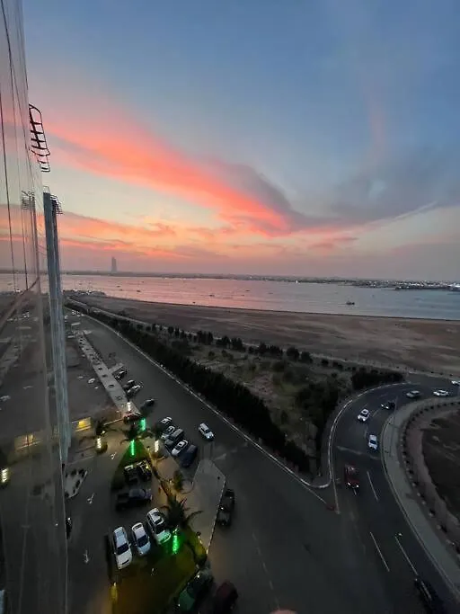 Elegant 4 Beds W/Partial Seaview Apartment Jeddah
