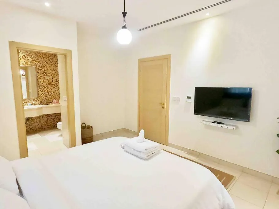 Elegant 4 Beds W/Partial Seaview Apartment Jeddah