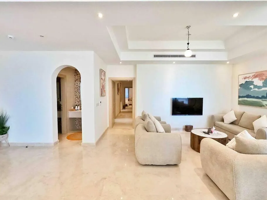 Апартаменты Elegant 4 Beds W/Partial Seaview Джедда
