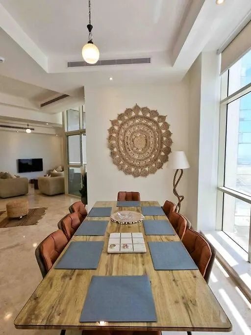 Апартаменты Elegant 4 Beds W/Partial Seaview Джедда